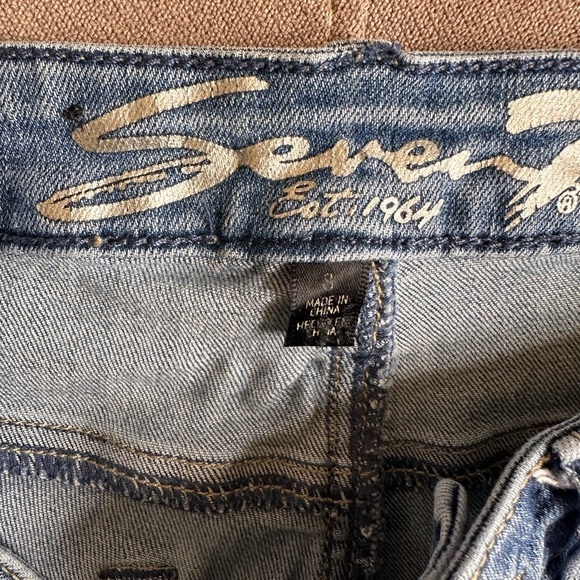 Seven7 Blue Skinny Jeans with Elegant Pearl Details - Picture 9 of 10